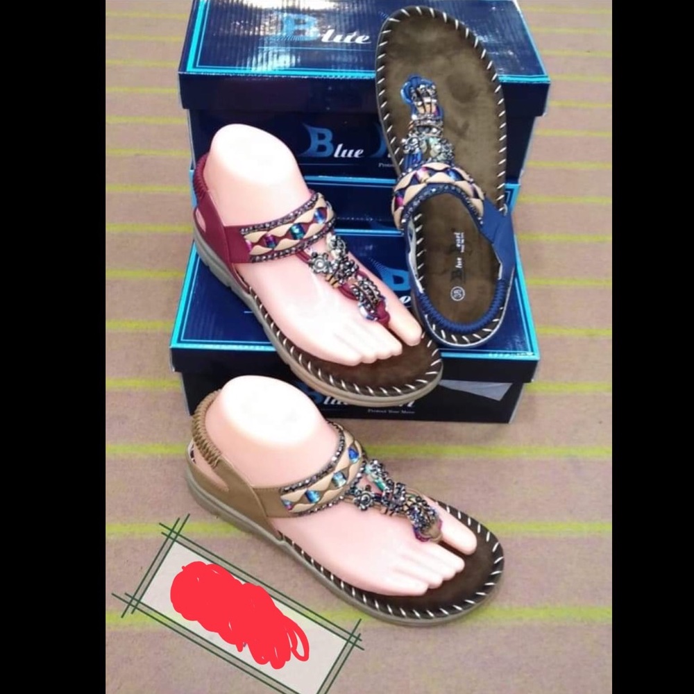 Rhinestones sling back flats.